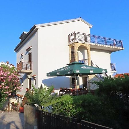 Apartments Kamelija Malinska Bagian luar foto