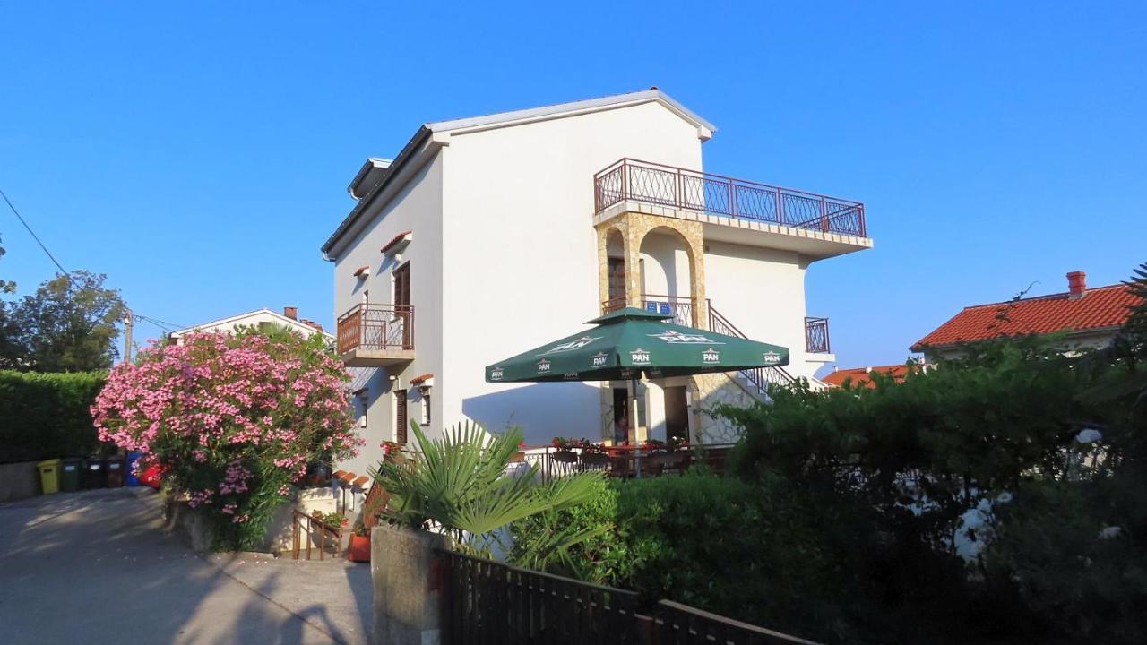 Apartments Kamelija Malinska Bagian luar foto