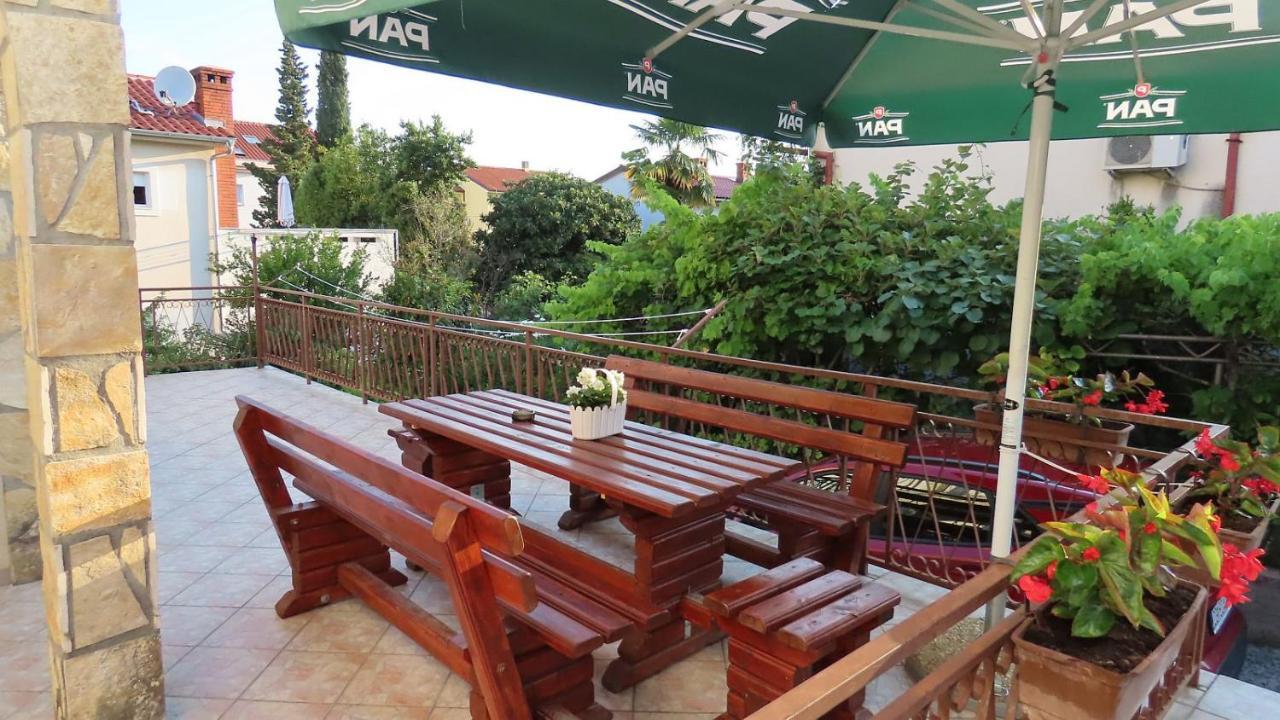 Apartments Kamelija Malinska Bagian luar foto