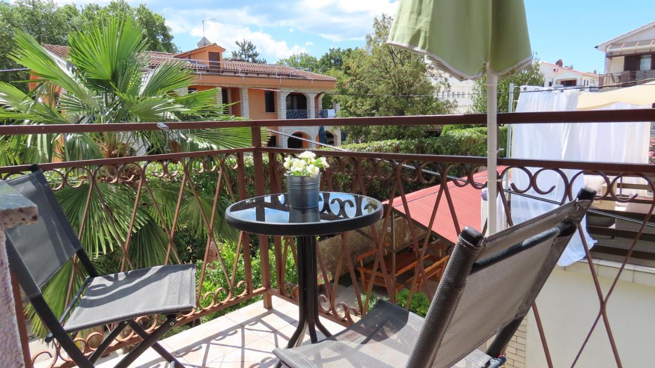 Apartments Kamelija Malinska Bagian luar foto