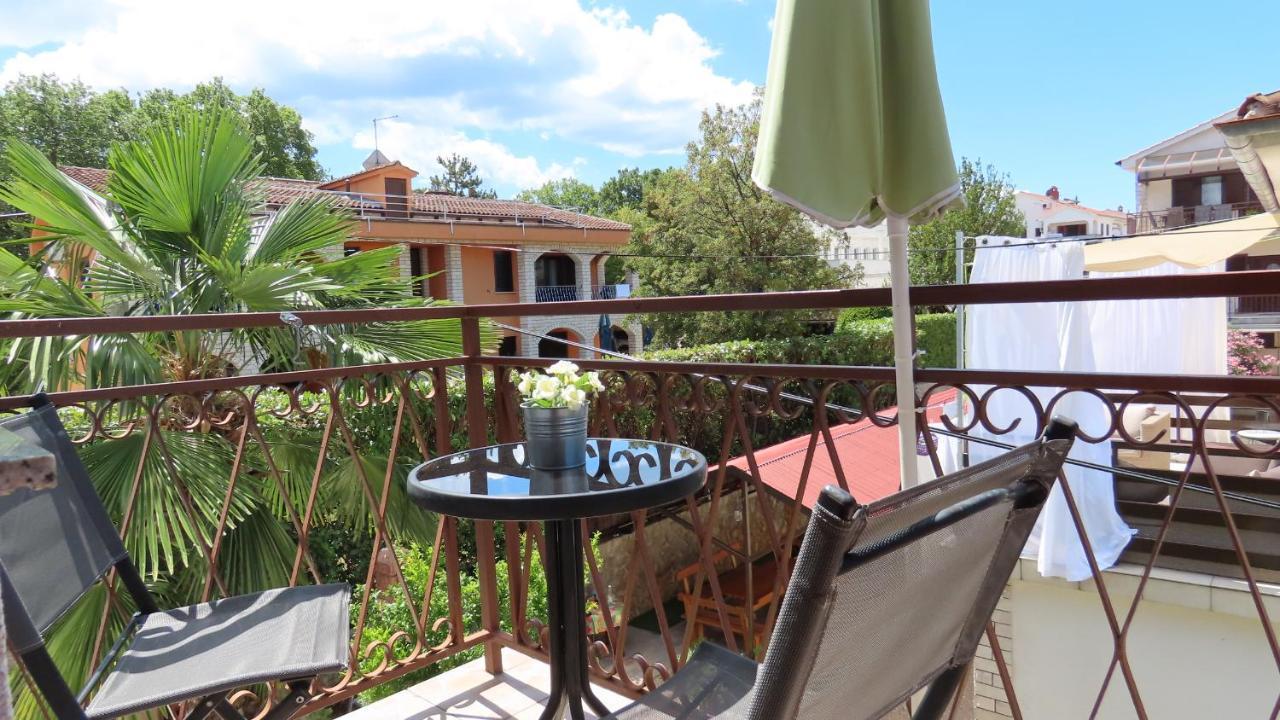 Apartments Kamelija Malinska Bagian luar foto
