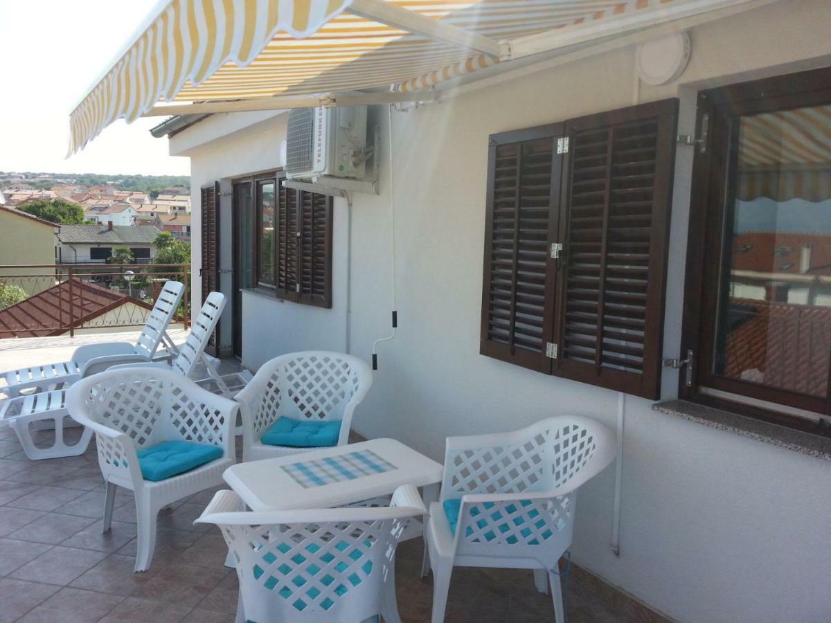 Apartments Kamelija Malinska Bagian luar foto