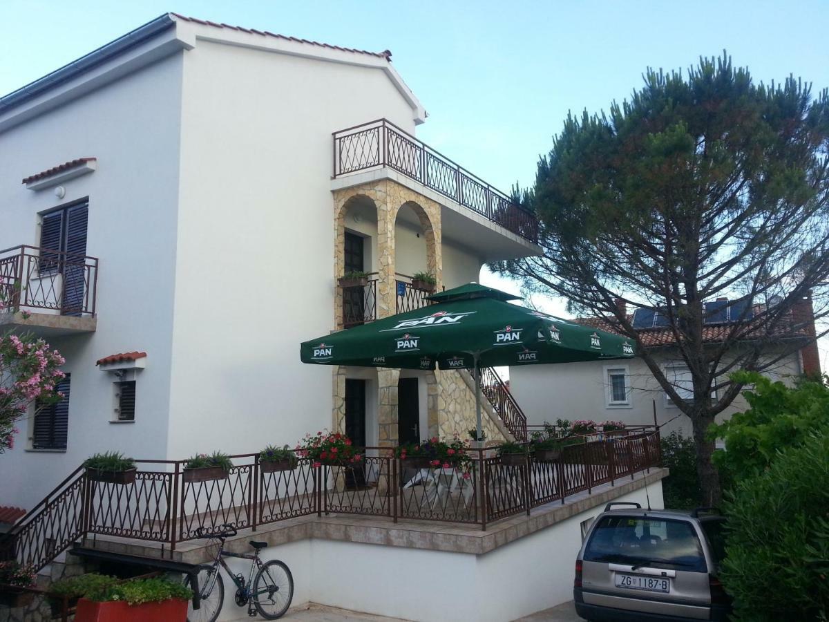 Apartments Kamelija Malinska Bagian luar foto