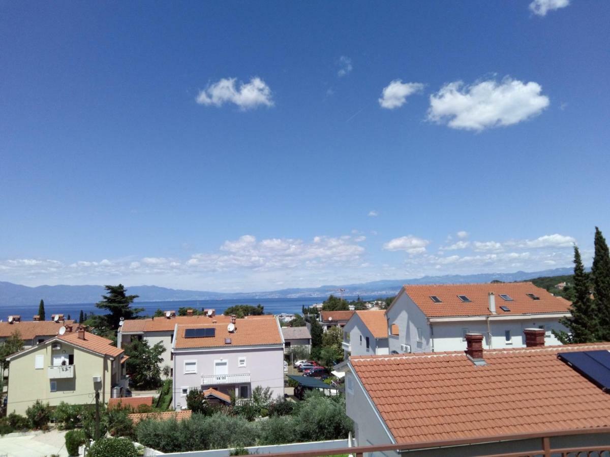 Apartments Kamelija Malinska Bagian luar foto