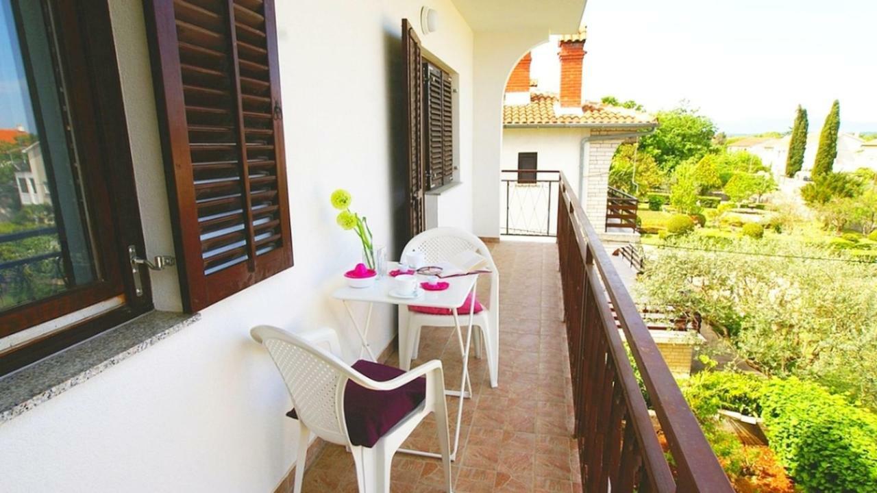 Apartments Kamelija Malinska Bagian luar foto
