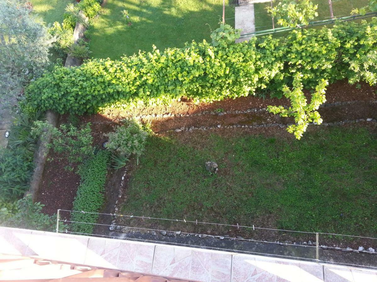 Apartments Kamelija Malinska Bagian luar foto