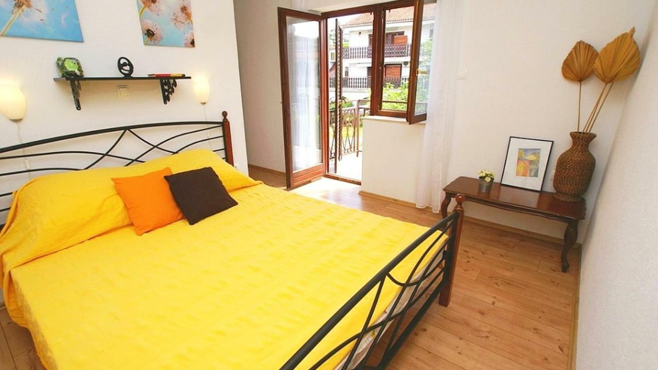 Apartments Kamelija Malinska Bagian luar foto
